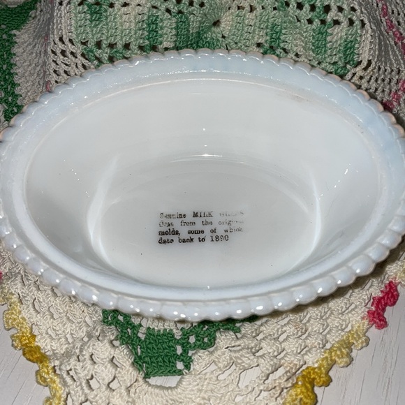 Vintage White Milk Glass Hen on the Nest Covered Dish Farmhouse Decor - Picture 5 of 8